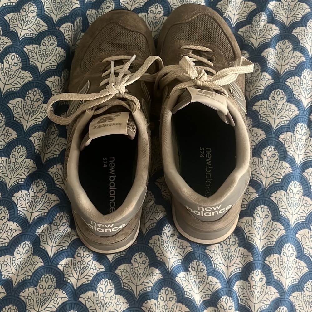 Woman’s New balance 574’s grey size 8.5 u.s